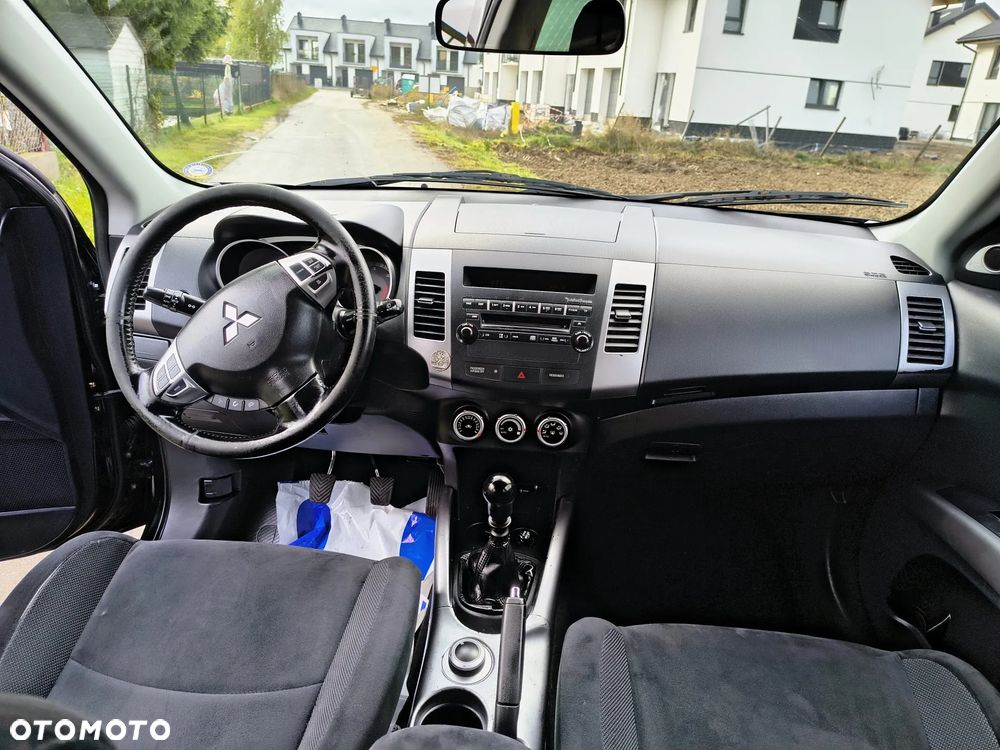 Mitsubishi Outlander 2.0 DI-D 4WD Instyle - 10