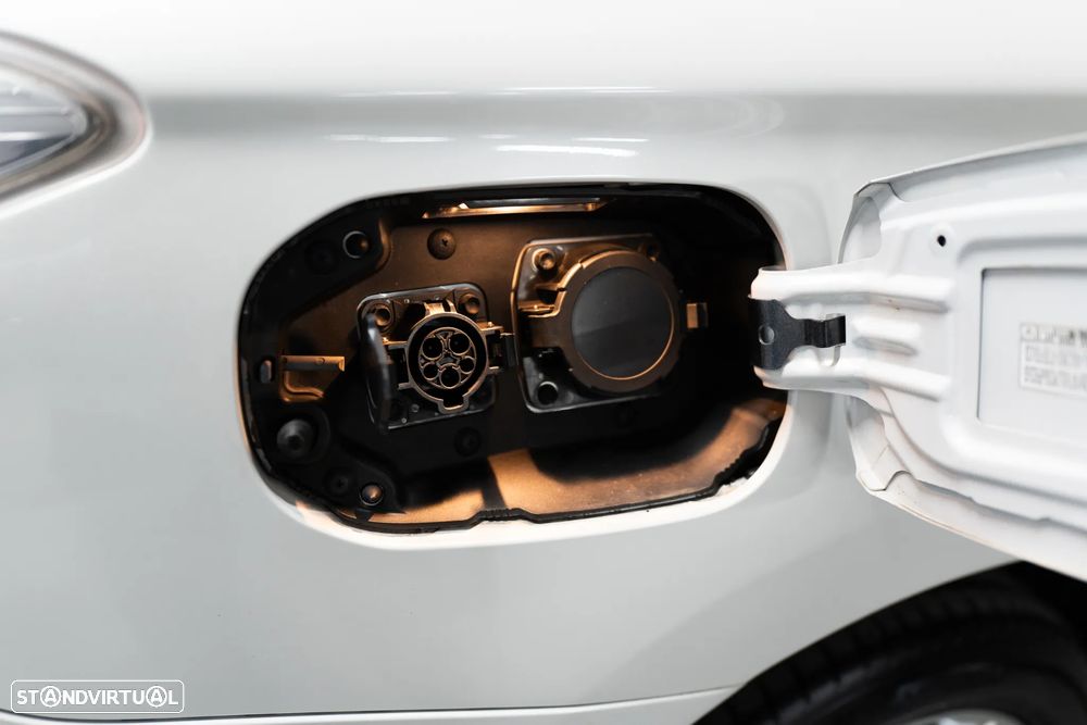 Mitsubishi Outlander 2.0 4WD - 47