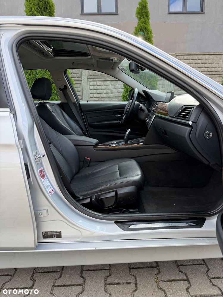 BMW Seria 3 320d Blue Performance Luxury Line - 32