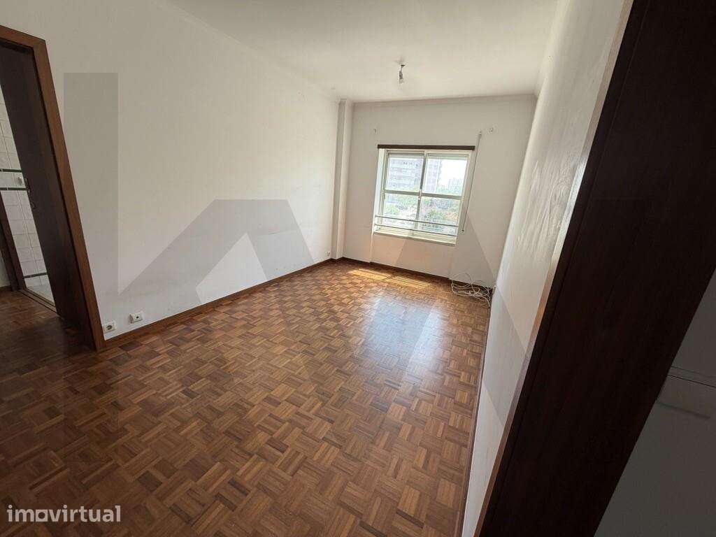 T2 em Telheiras — Excelente Localização - Grande imagem: 2/10