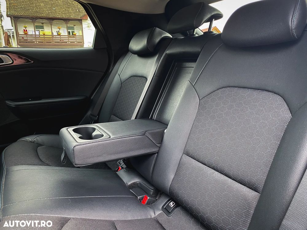 Kia XCeed 1.5 T-GDI MHEV 7DCT Style+ - 11