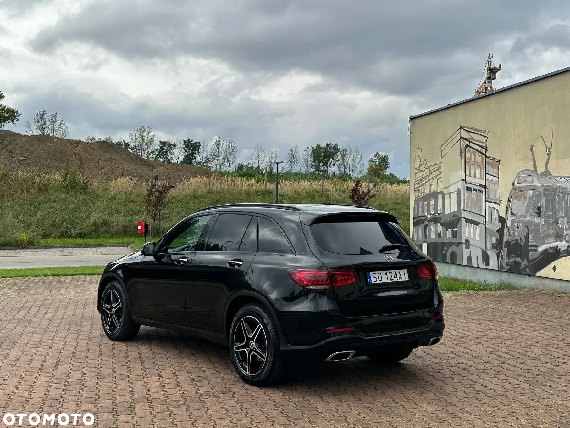 Mercedes-Benz GLC 200 4Matic 9G-TRONIC AMG Line - 9