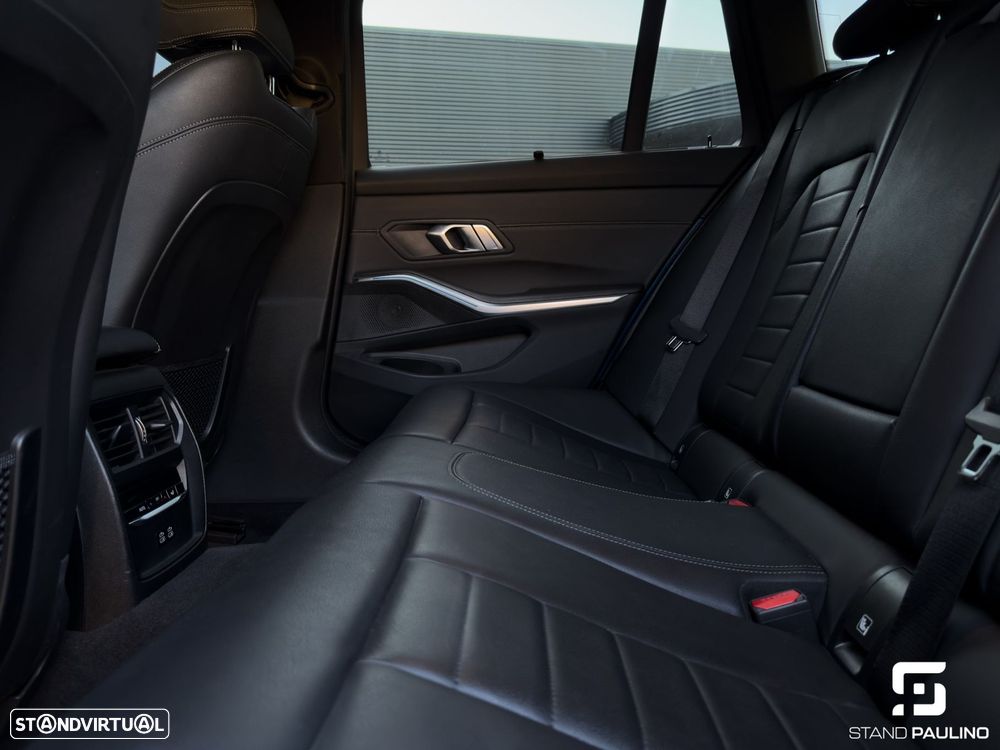 BMW 330 e Line Luxury Auto - 33