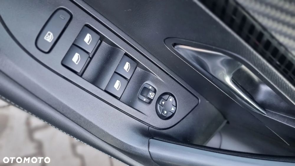 Peugeot 2008 1.5 BlueHDi Allure S&S EAT8 - 20