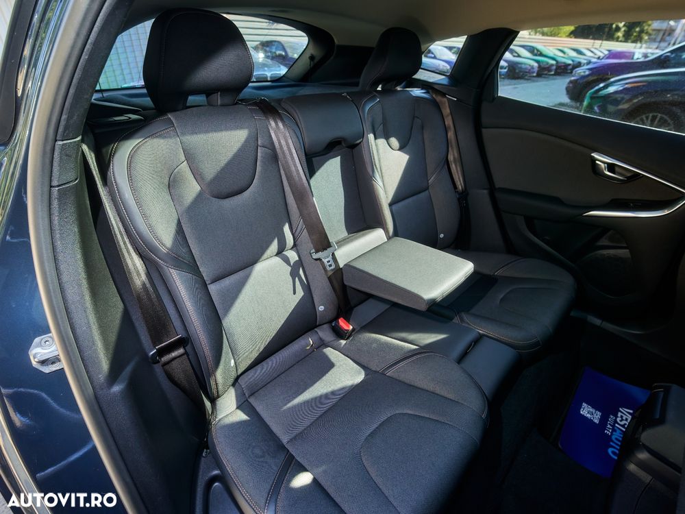 Volvo V40 D3 Geartronic Momentum - 14