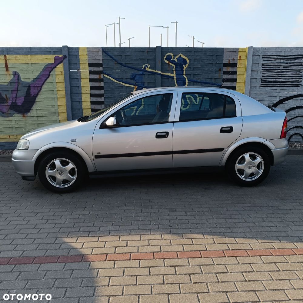 Opel Astra 1.4 - 5