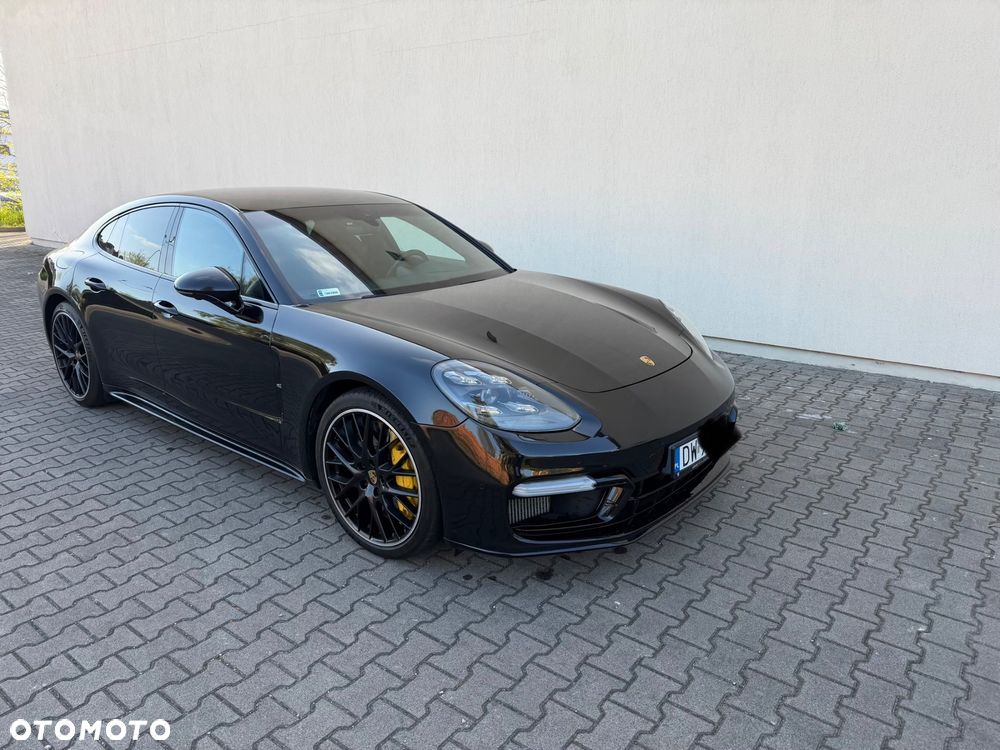 Porsche Panamera - 1