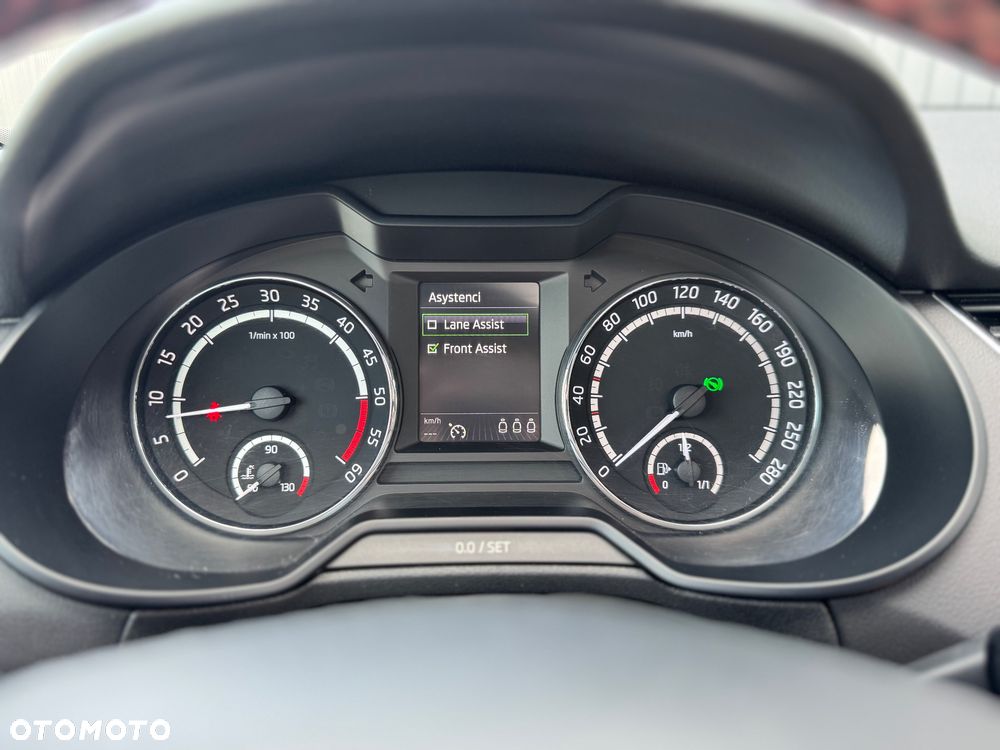 Skoda Octavia 2.0 TDI RS DSG - 27