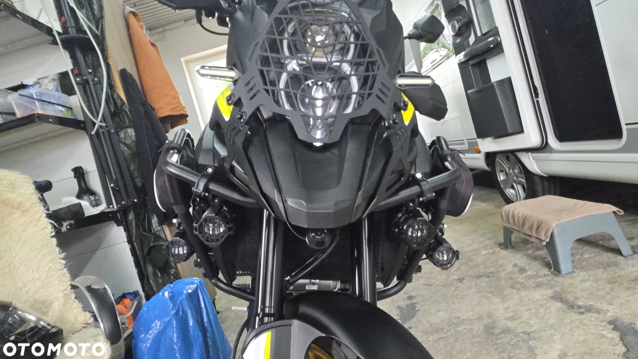 Suzuki V-STROM - 25