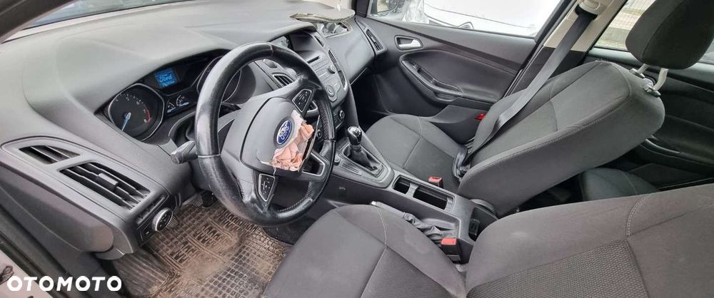 Ford Focus - 12