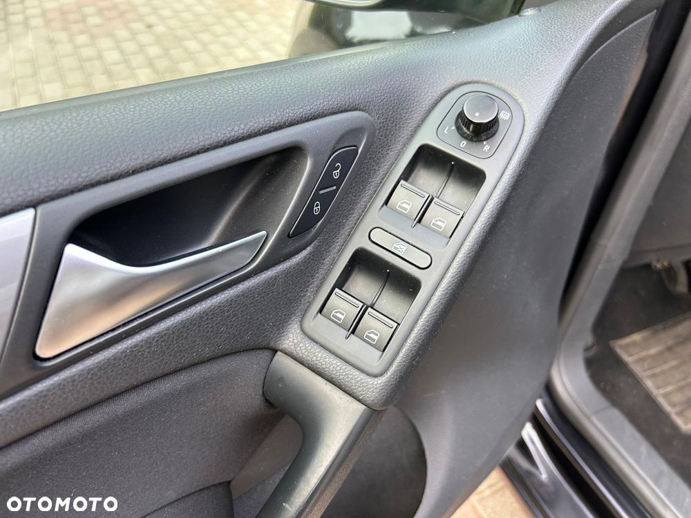 Volkswagen Golf - 16