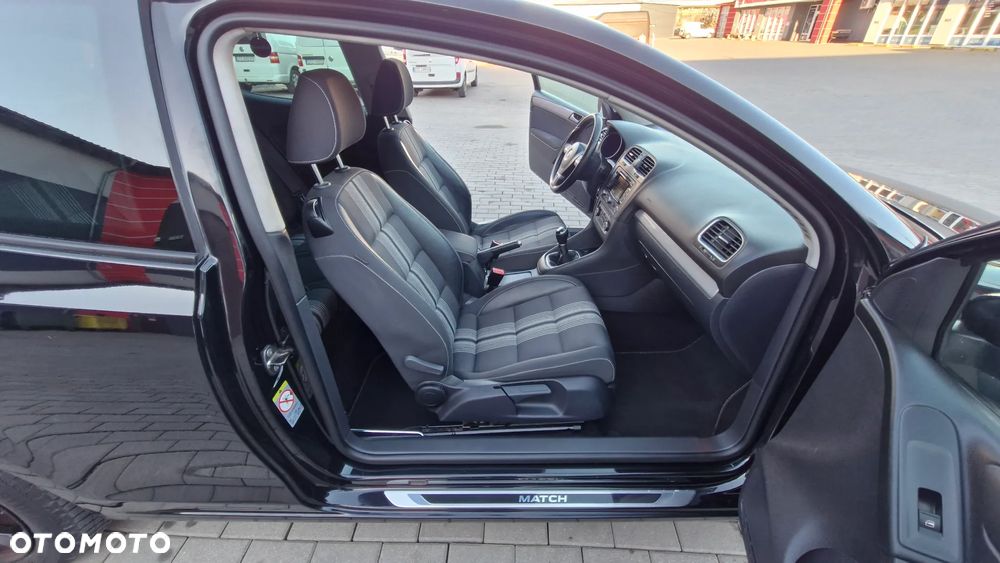 Volkswagen Golf 1.6 TDI DPF MATCH - 10