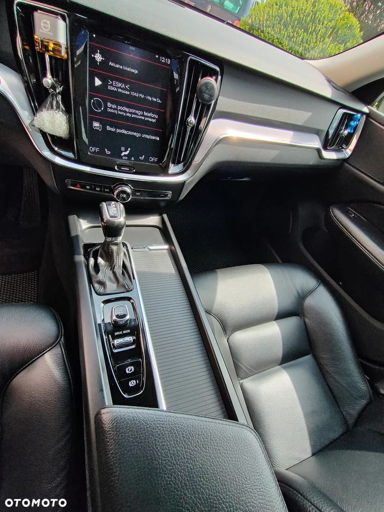 Volvo V60 D4 Momentum Pro - 11