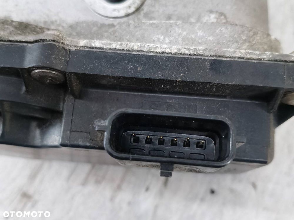 PRZEPUSTNICA RENAULT TWINGO II 8200503217B 1.2 - 5