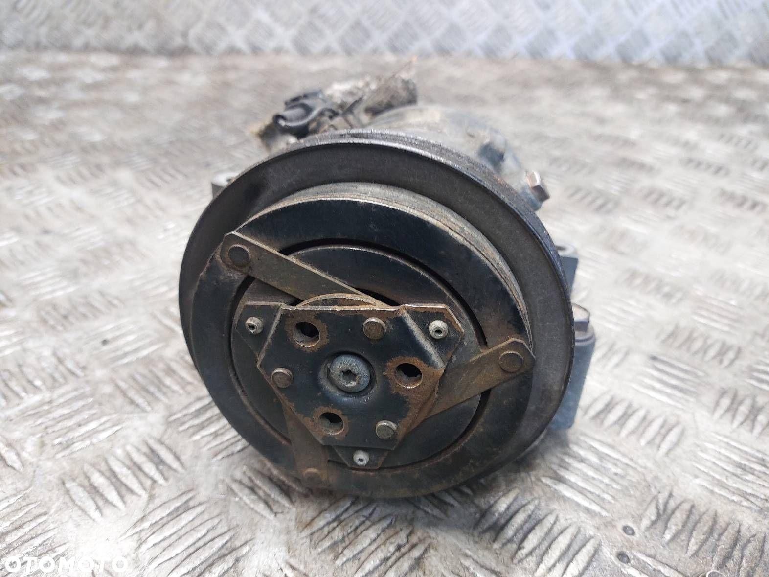 SPRĘŻARKA KLIMATYZACJI NISSAN PRIMERA P12 2.2 DI - 2