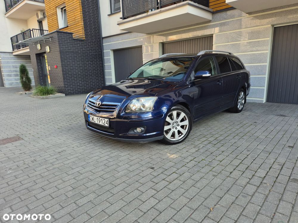 Toyota Avensis - 1