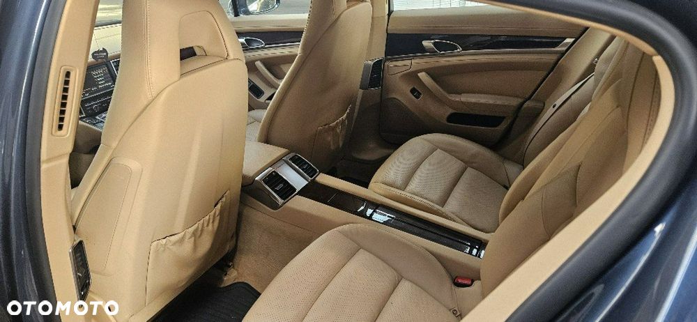 Porsche Panamera - 17