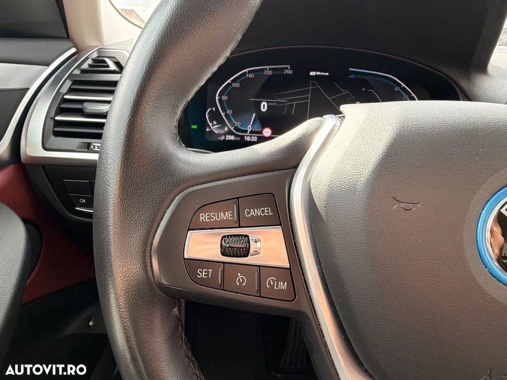 BMW X3 xDrive30e AT PHEV - 33
