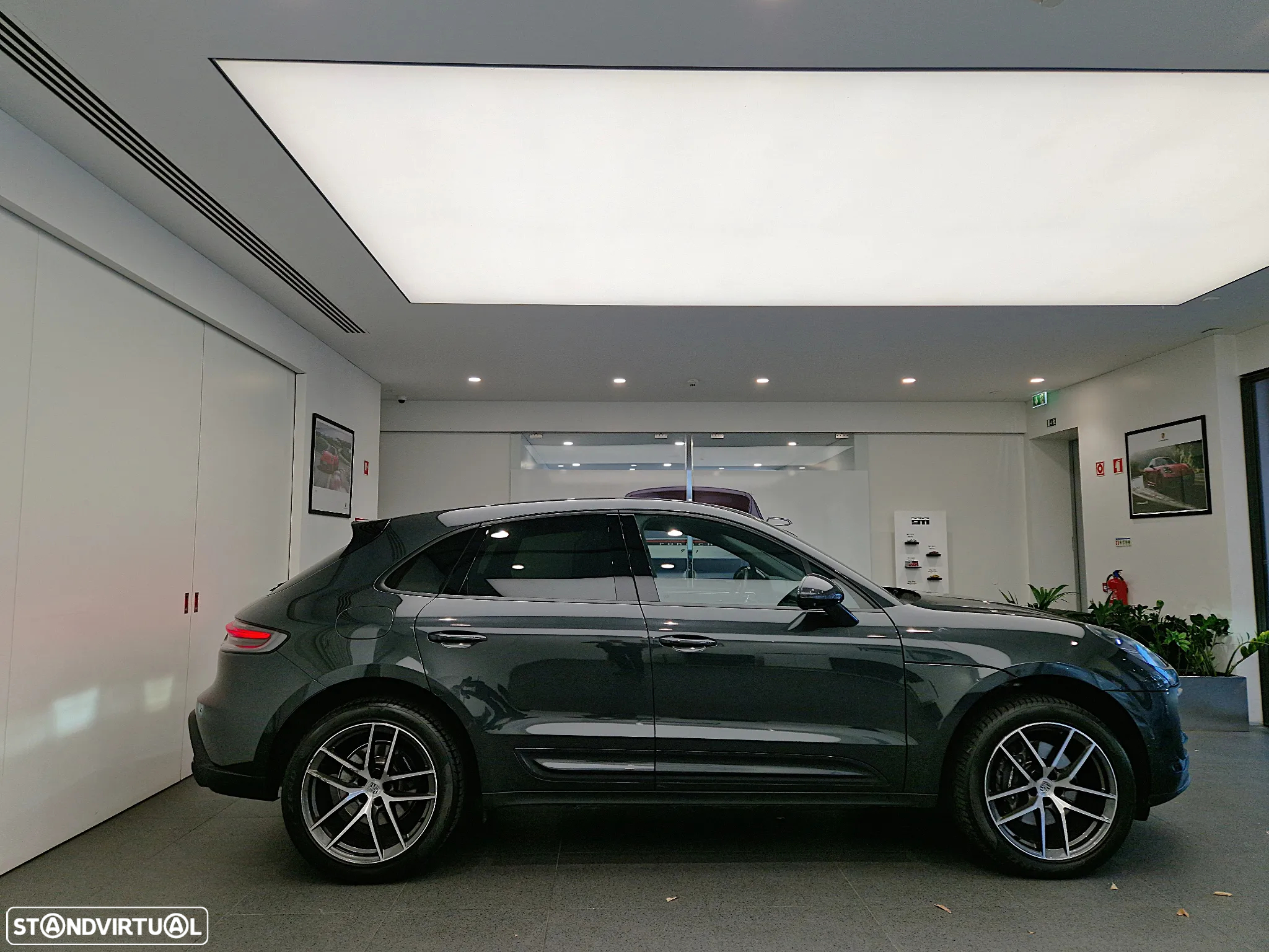 Porsche Macan Standard - 2