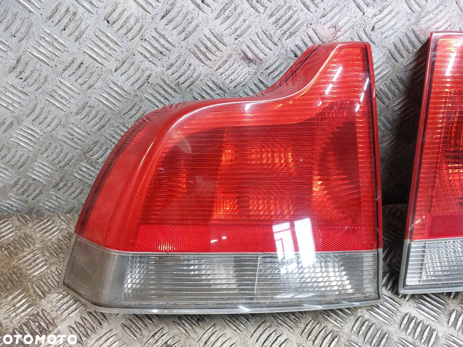 LAMPA LEWY TYŁ + PRAWY TYŁ VOLVO S60 I 8664080 8664079 - 2