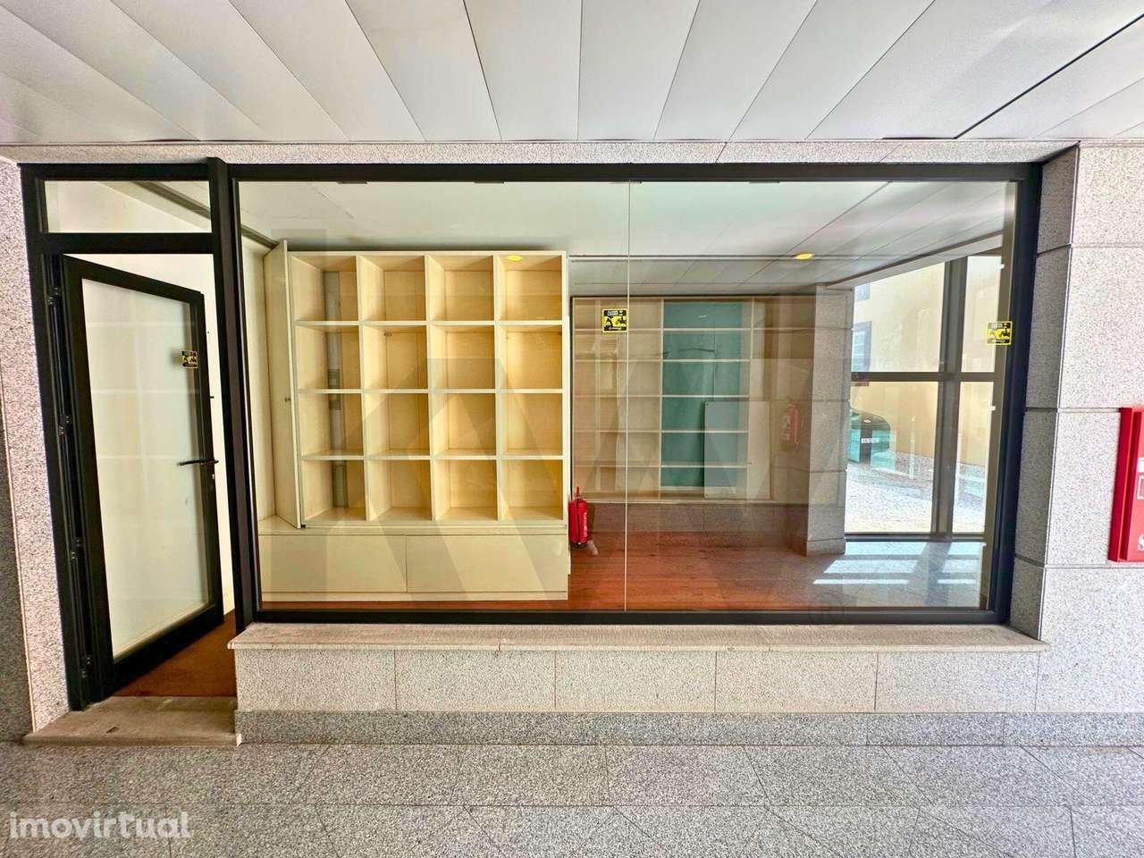 Arrendamento De Loja Comercial No Centro Do Funchal - Grande imagem: 3/8