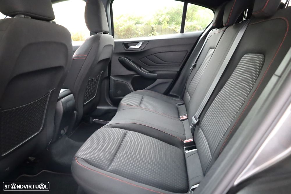 Ford Focus 1.0 EcoBoost MHEV ST-Line - 48