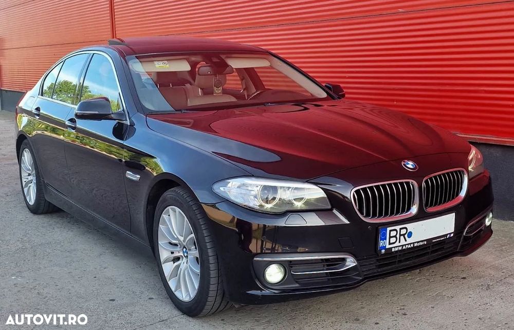 BMW Seria 5 525d xDrive - 10