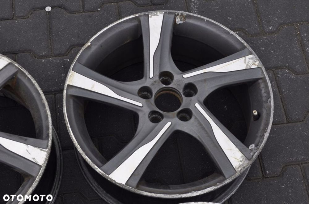 VOLVO R-DESIGN  FELGI ALUMINIOWE - 4