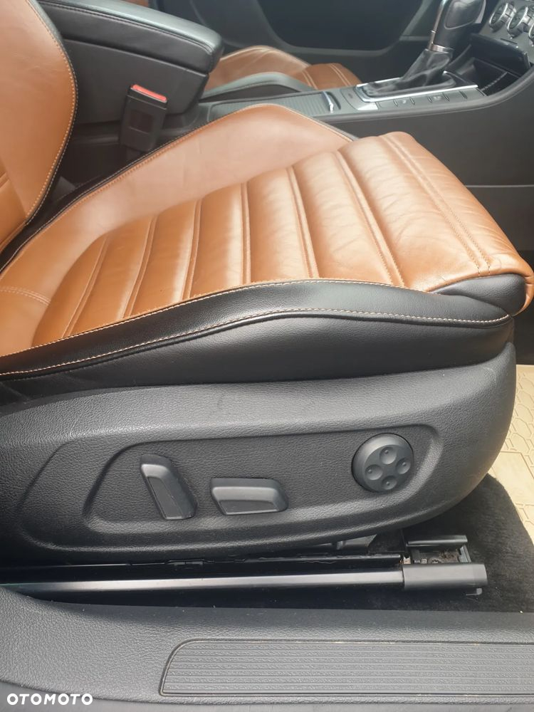 Volkswagen Passat Variant 2.0 TDI 4Motion DSG BlueMotion Tech R-Line - 16