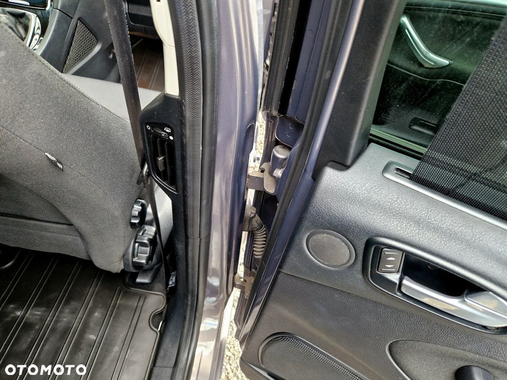 Ford Galaxy 2.0 TDCi Titanium - 34