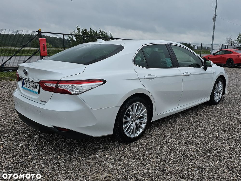 Toyota Camry 2.5 Hybrid Executive CVT - 6