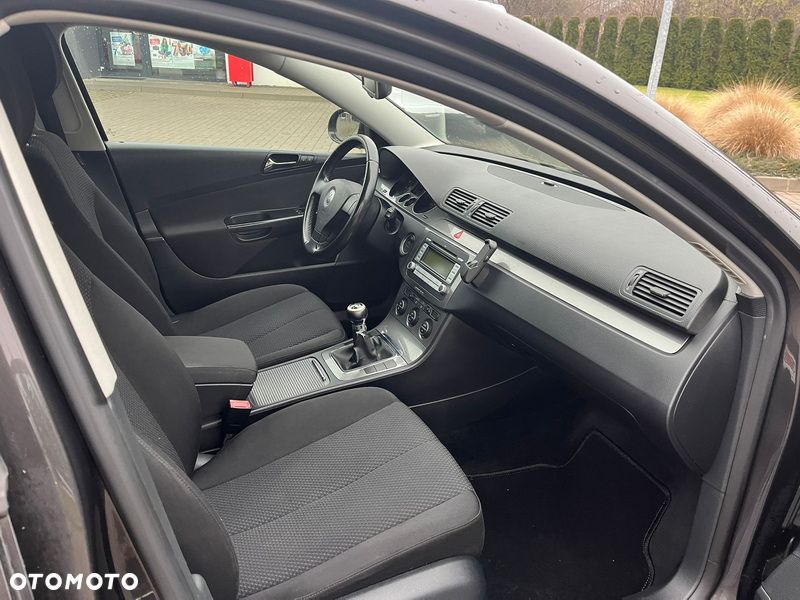 Volkswagen Passat - 5
