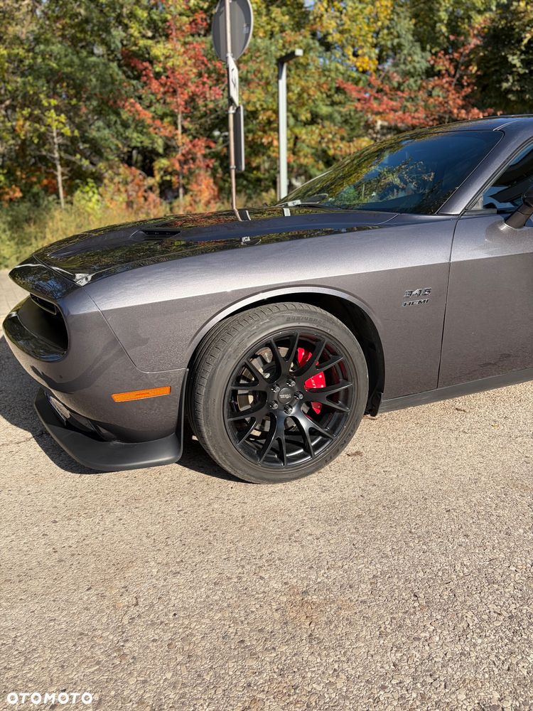Dodge Challenger - 14