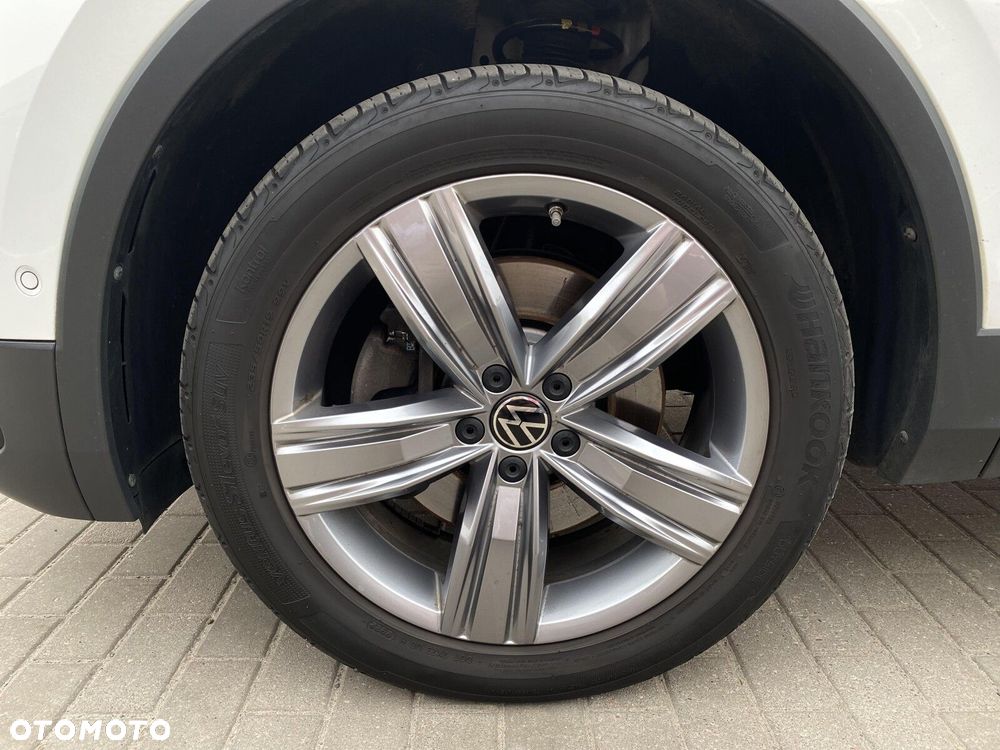 Volkswagen Tiguan 2.0 TDI SCR 4Mot Elegance DSG - 39