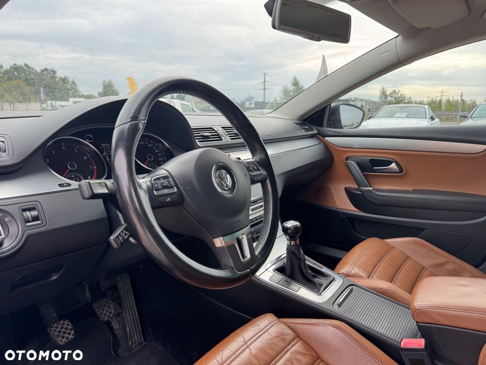Volkswagen Passat CC - 11