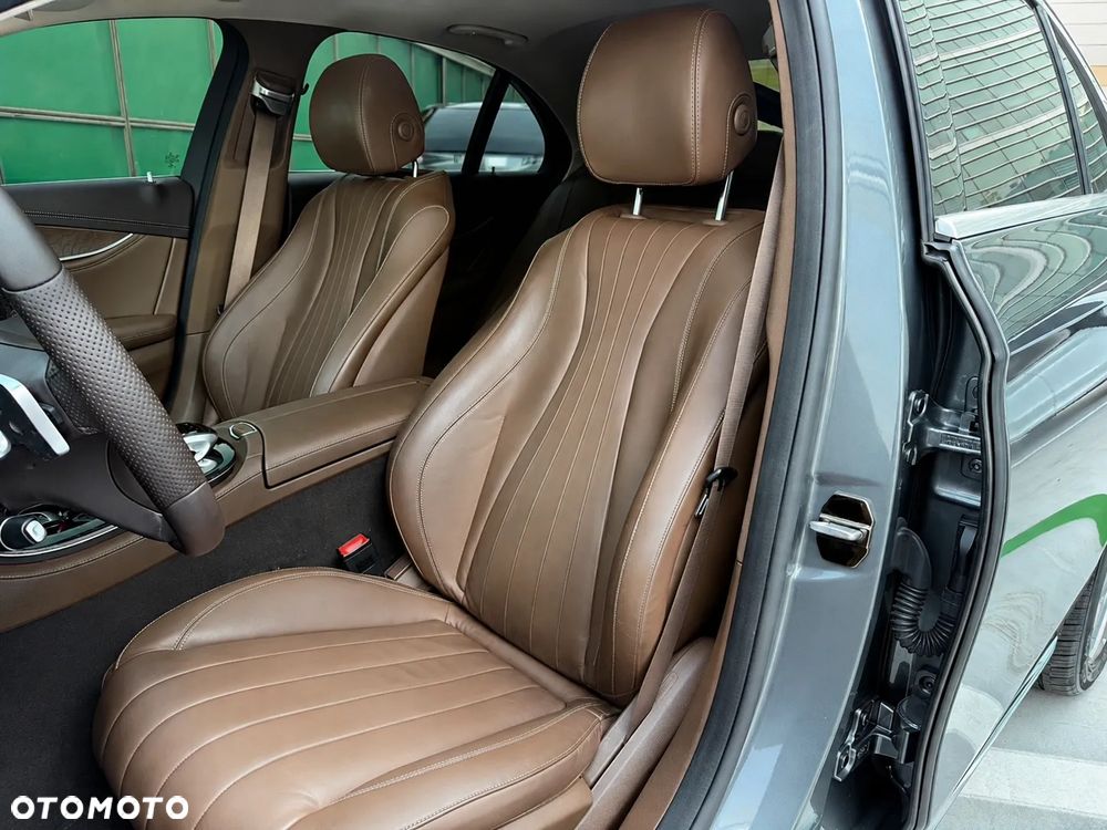 Mercedes-Benz Klasa E 220 d 4Matic 9G-TRONIC Exclusive - 11