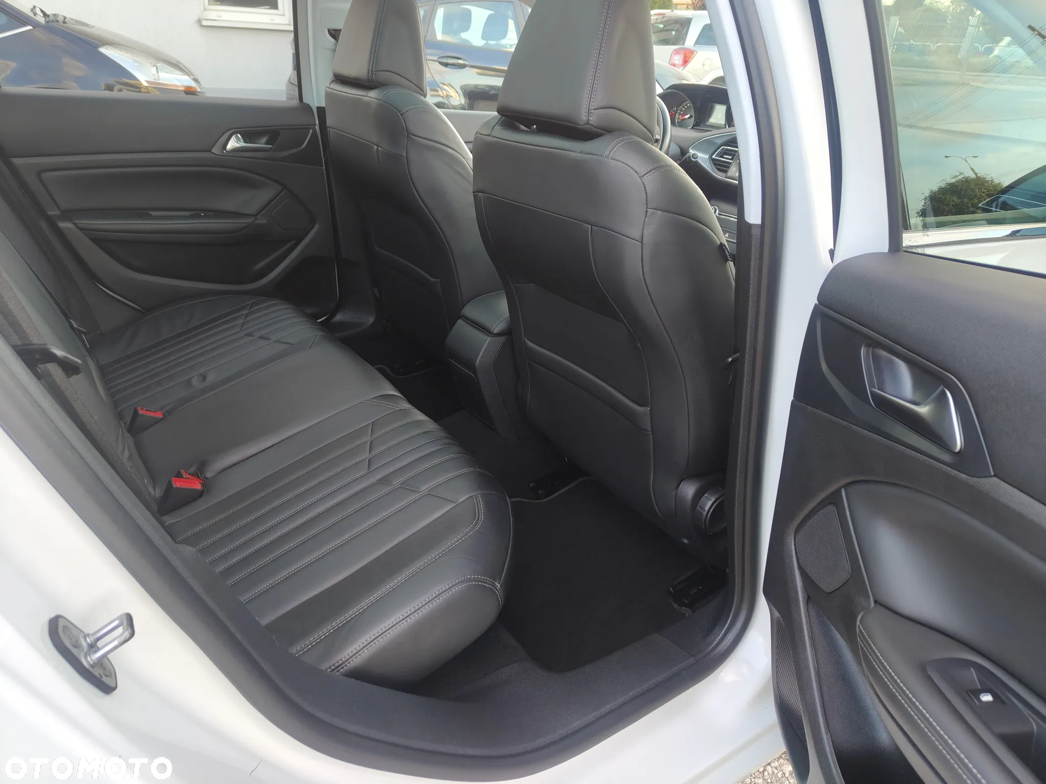 Peugeot 308 SW BlueHDi 150 Automatik Stop & Start Allure - 15