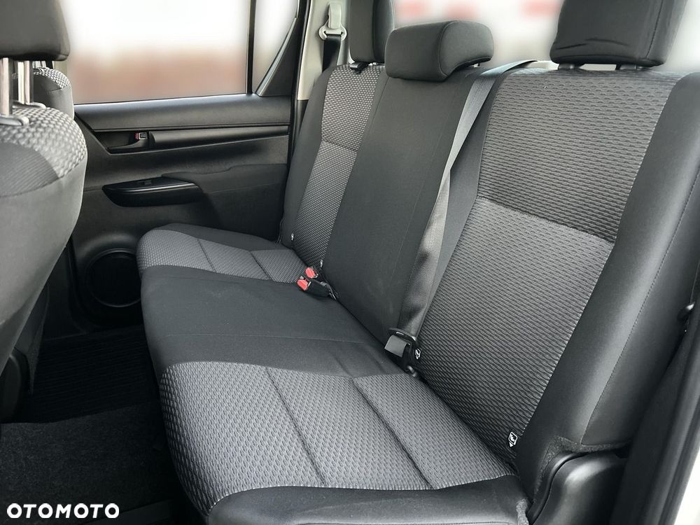 Toyota Hilux 2.4 D-4D Double Cab DLX 4x4 - 23