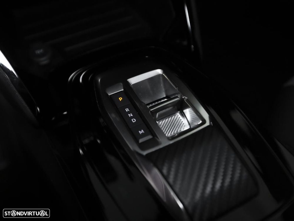 Peugeot 2008 1.2 PureTech Allure EAT8 - 26