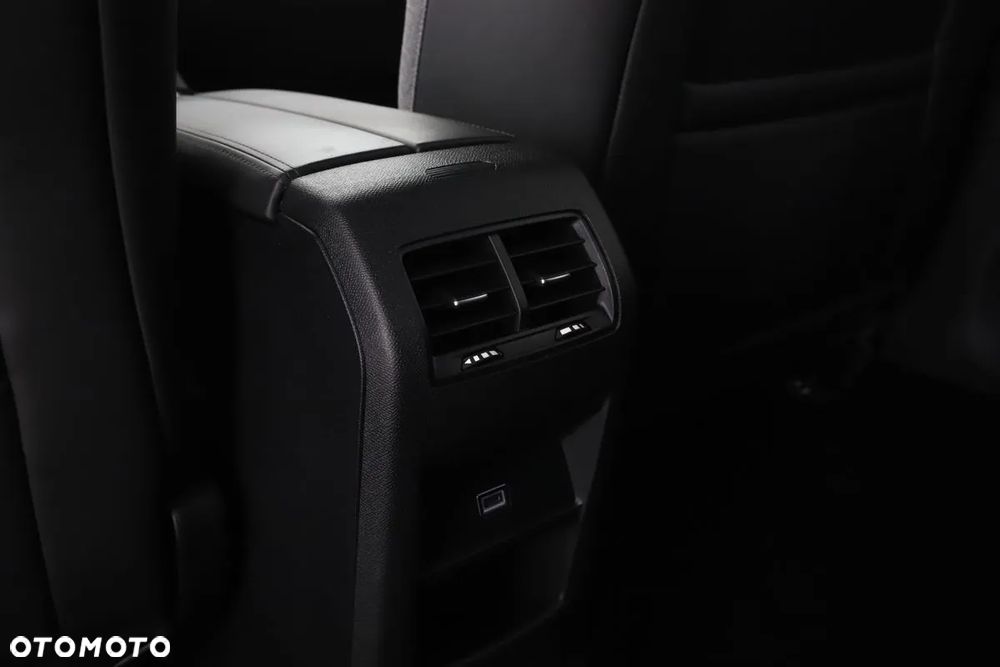 Citroën C5X 1.2 PureTech Feel EAT8 - 24