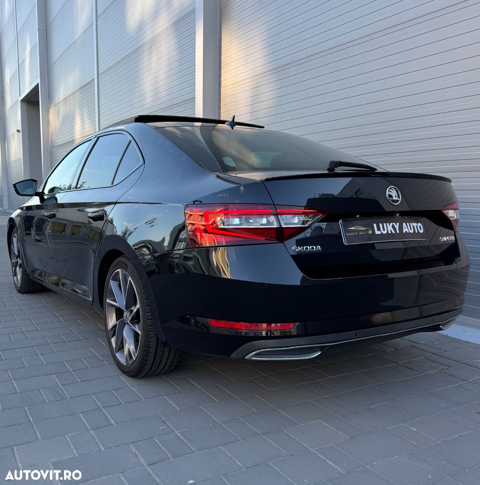 Skoda Superb 2.0 TDI DSG Sportline - 11
