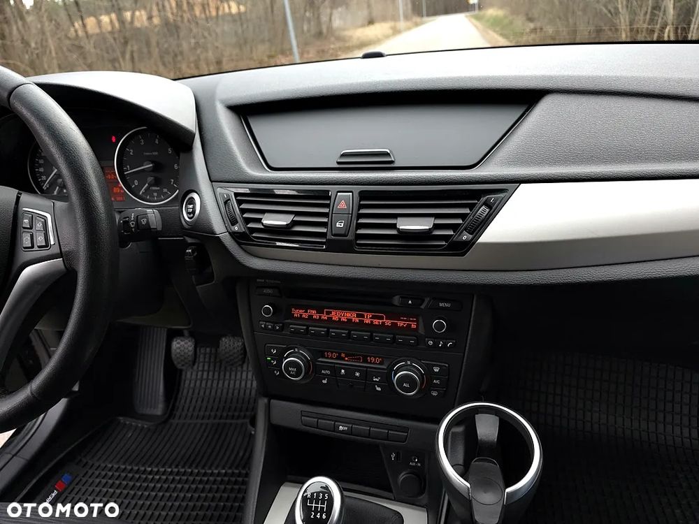 BMW X1 sDrive18i xLine - 27