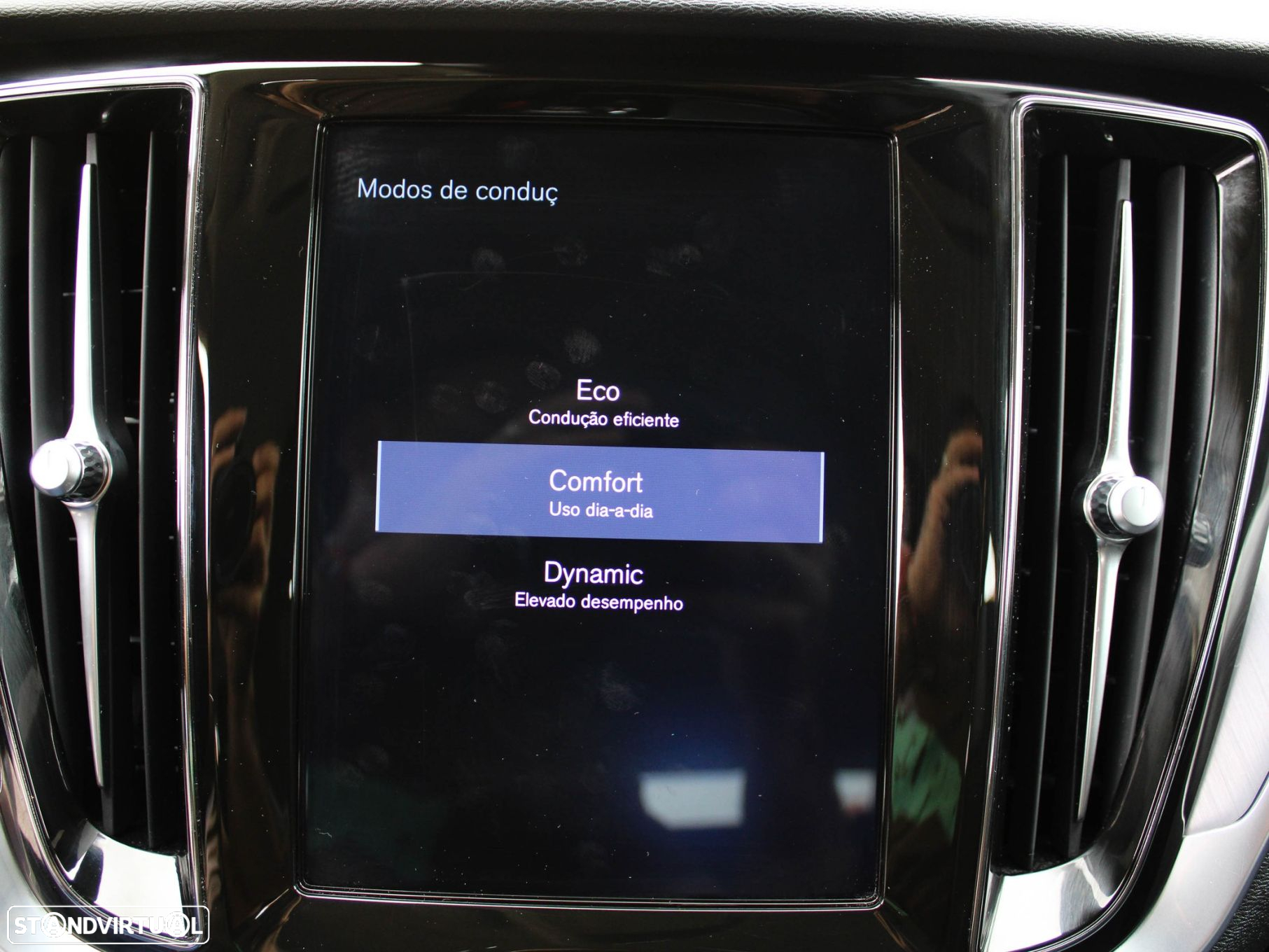 Volvo V60 2.0 D3 Momentum - 48