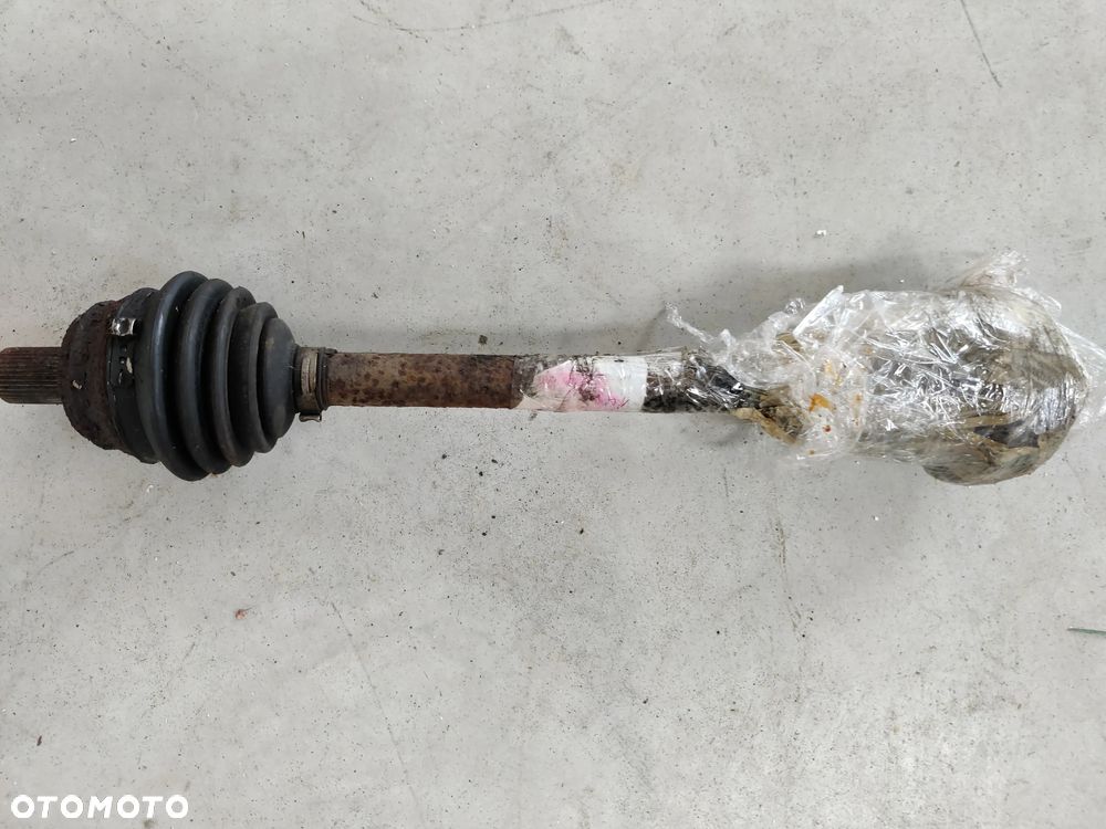 Półoś lewa 1.4 1.6 Skoda Octavia VW Bora Golf Seat Leon Audi A3 - 1