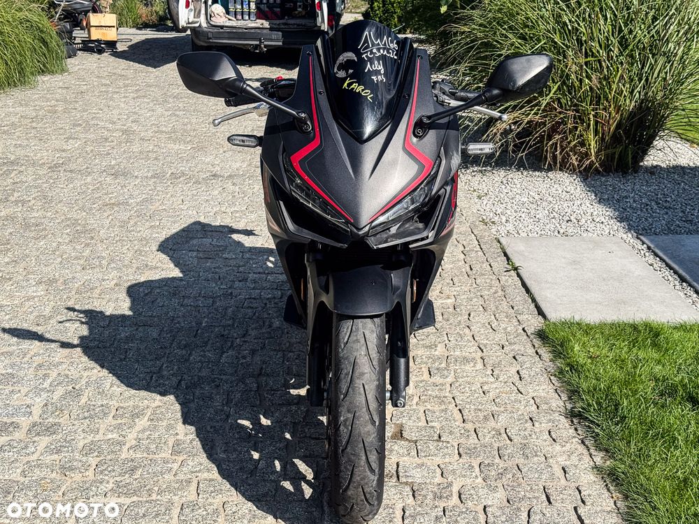 Honda CBR - 9