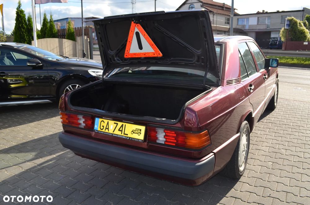Mercedes-Benz W201 (190) - 17