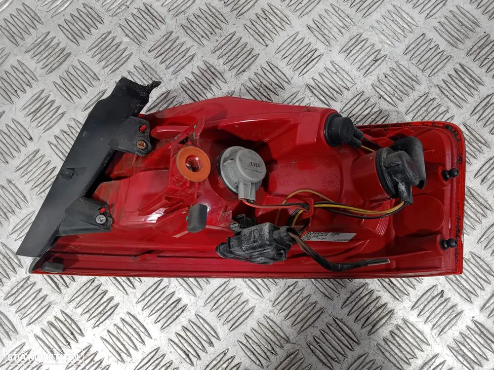 Farolins Direito Audi A5 8T0945095 8T0945096 Original - 11