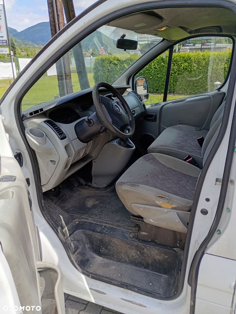 Opel Vivaro - 8