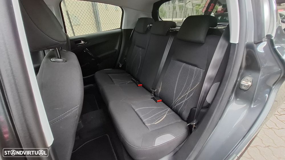 Peugeot 208 1.4 VTi Allure - 28