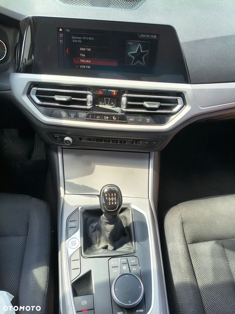BMW Seria 3 318d - 6